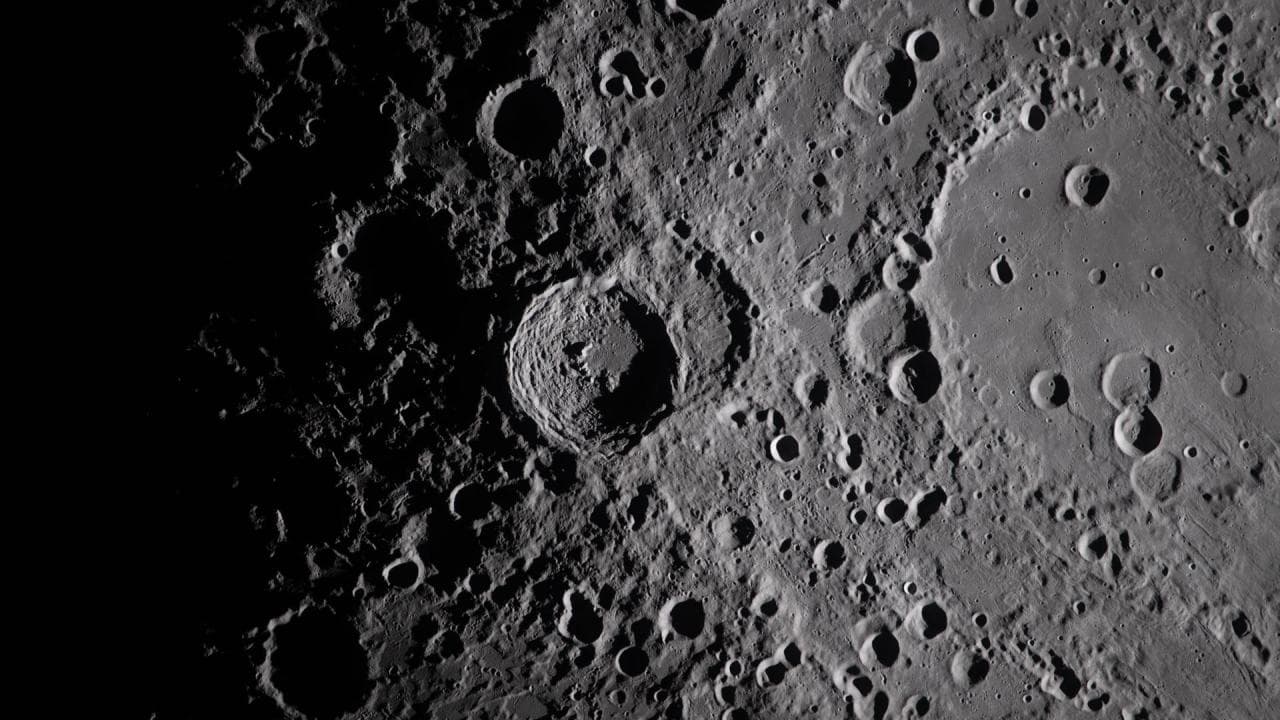 SpaceX roketi Ay'a çarptı