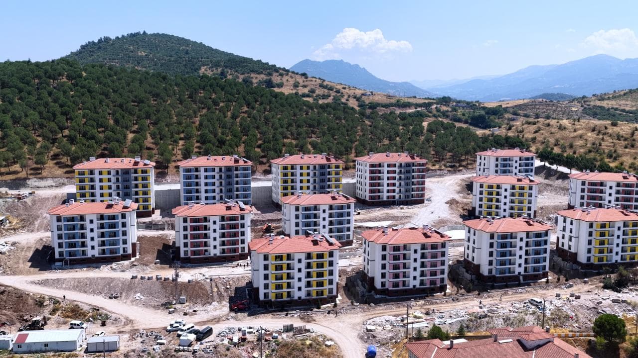 Bakan Kurum'dan Sındırgı paylaşımı: Anahtarları çok yakında teslim edeceğiz