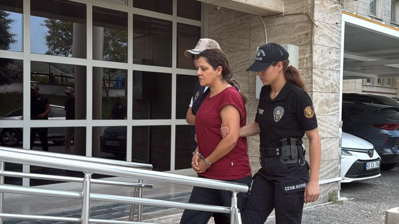 FETÖ'cü terörist Burkay Karatepe'nin ablası tutuklandı
